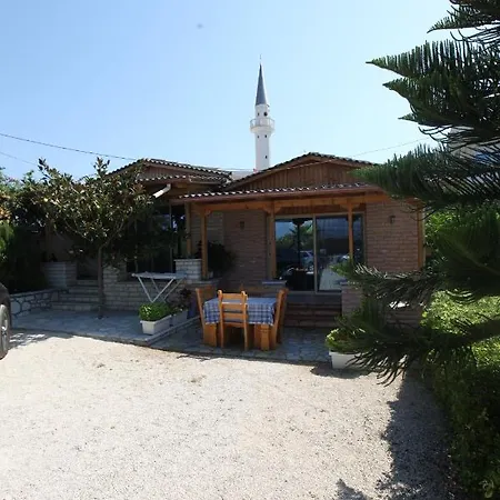 Holiday Wood House فيلة *