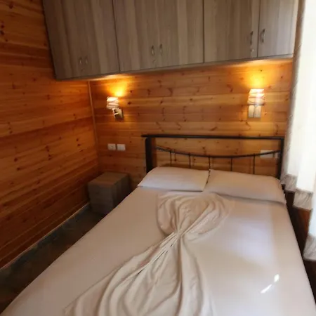Holiday Wood House * Ksamil